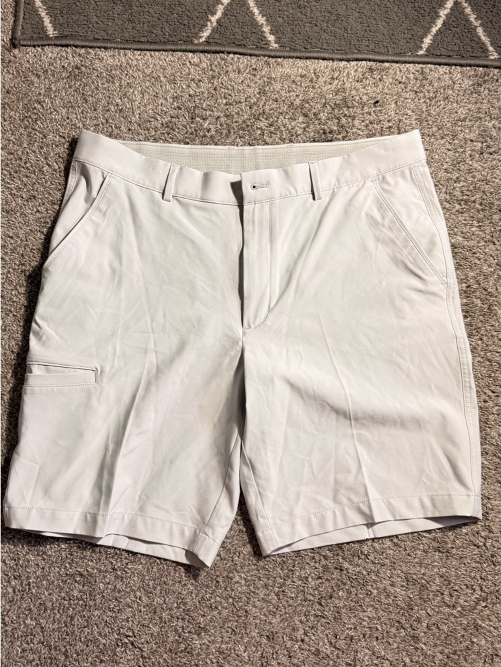 Greg Norman Performance Golf Shorts Men’s Size 36 Beige Stretch Lightweight